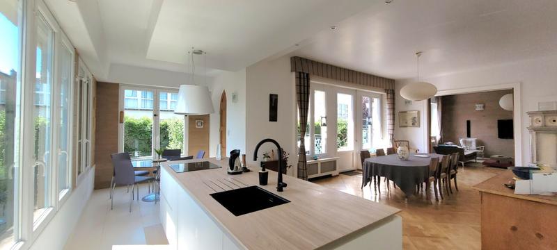 Maison - 314 m² - 10 pièces