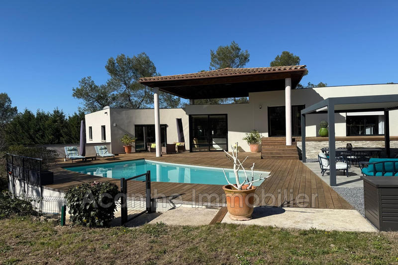 Villa - 220 m² - 6 pièces
