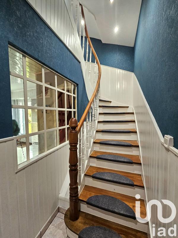 Maison - 200 m² - 7 pièces