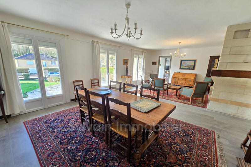 Maison - 180 m² - 8 pièces