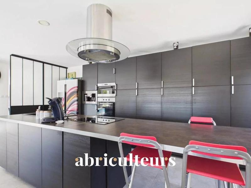 Maison - 186 m² - 4 pièces