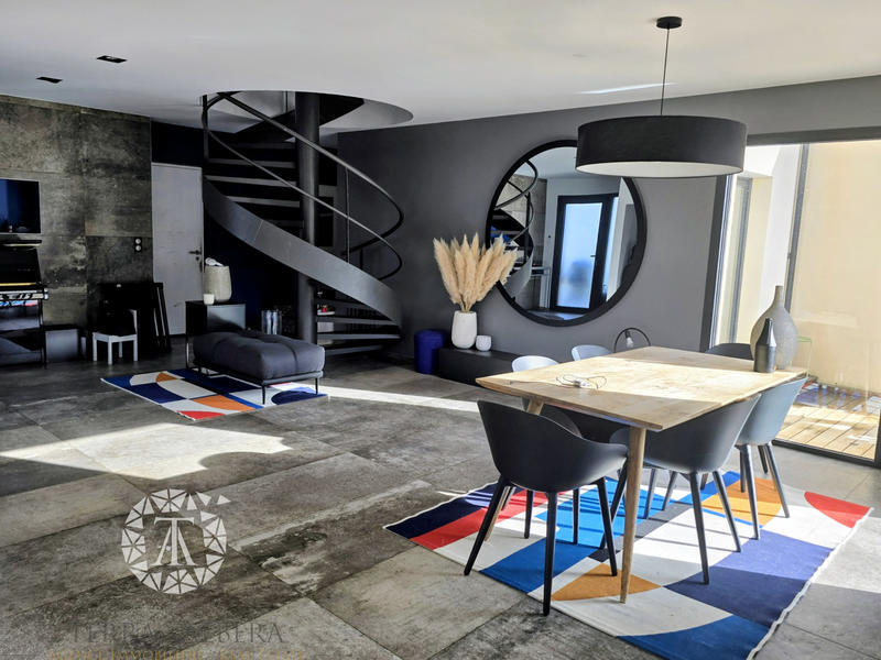 Villa - 209 m² - 7 pièces