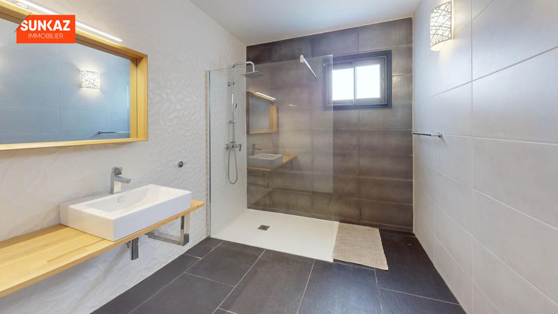 Maison - 170 m² - 4 pièces