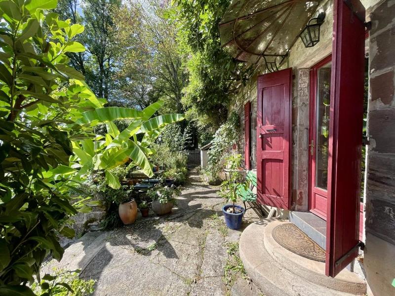 Maison - 293 m² - 11 pièces