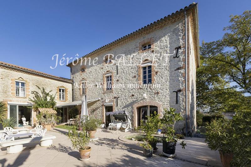 Maison de maîtres - 450 m² - 12 pièces