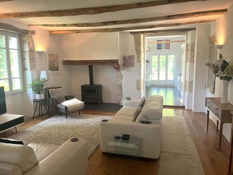 Propriété - 300 m² - 8 pièces