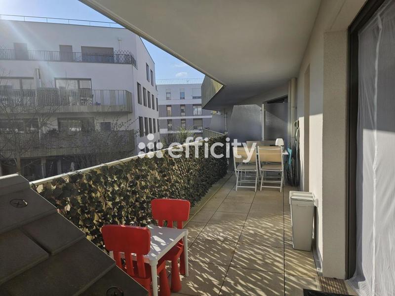 Appartement - 80 m² - 4 pièces