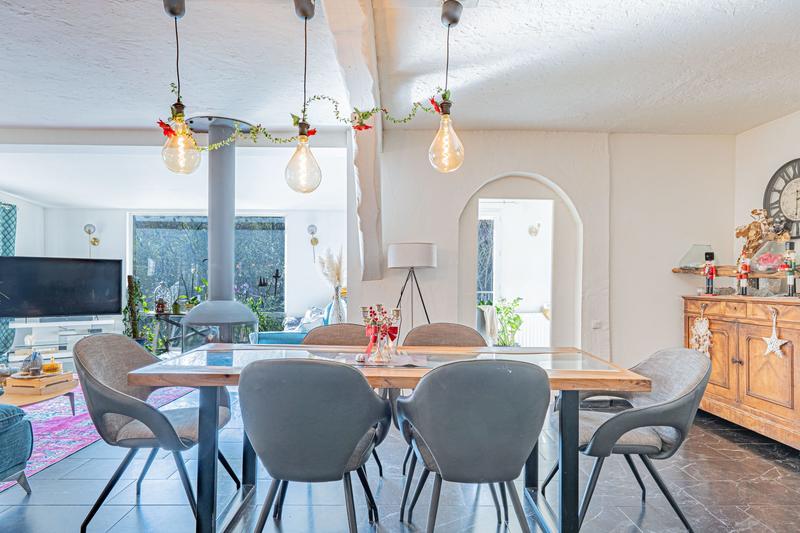 Maison - 189 m² - 7 pièces