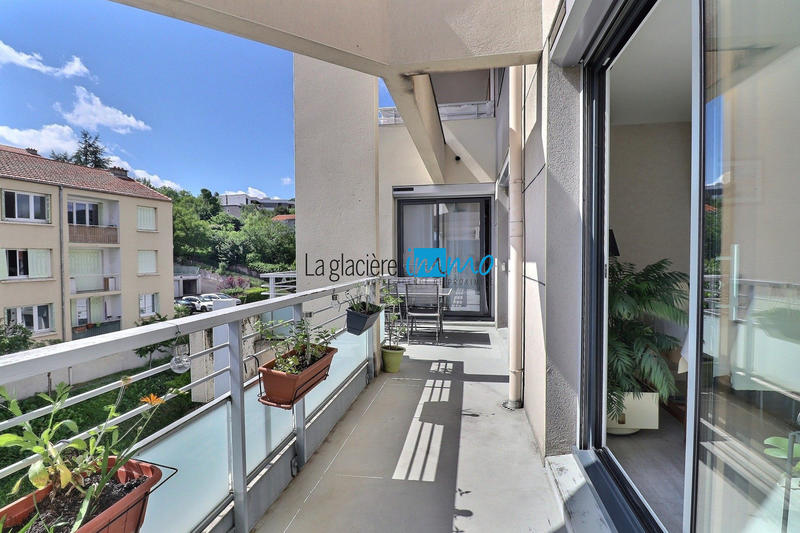 Appartement - 77 m² - 3 pièces