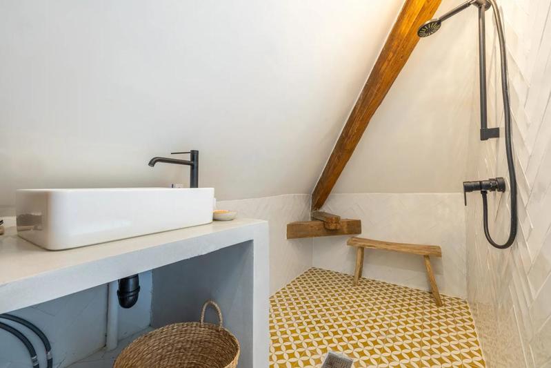 Studio - 185 m² - 5 pièces