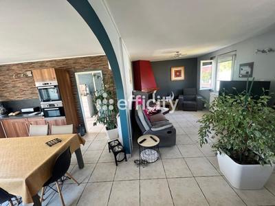 Maison - 182 m² - 7 pièces