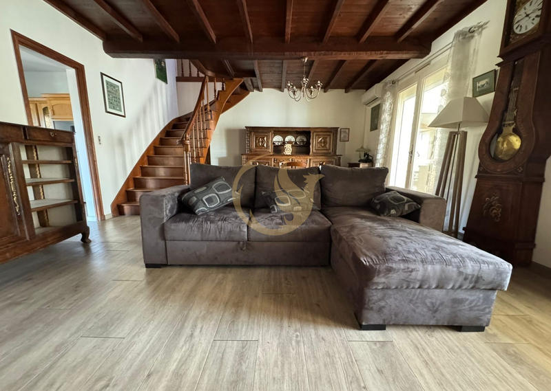 Maison - 178 m² - 8 pièces