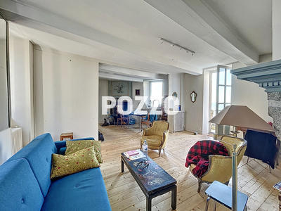 Maison - 220 m² - 8 pièces