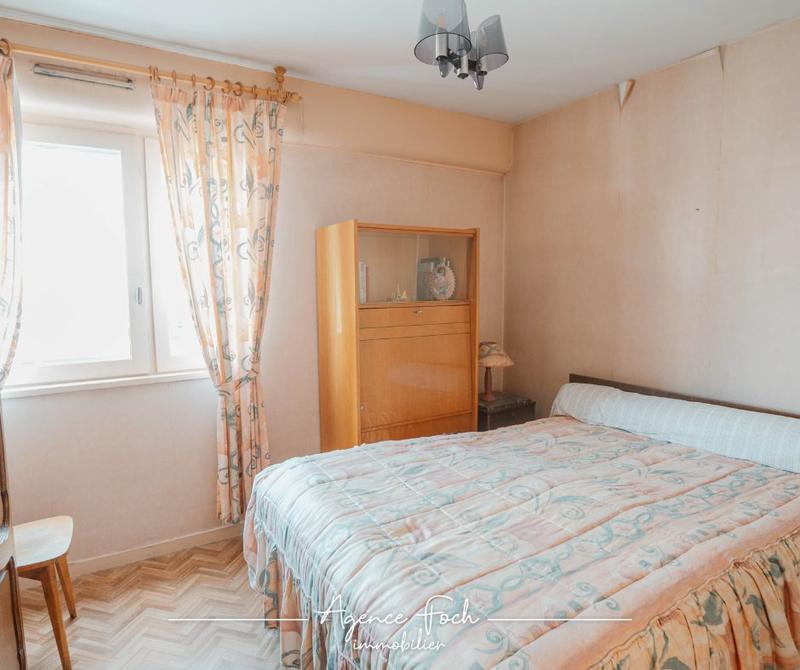 Appartement - 99 m² - 4 pièces