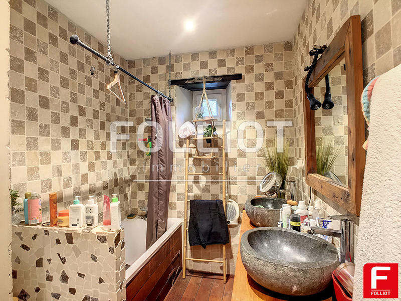 Maison - 178 m² - 8 pièces