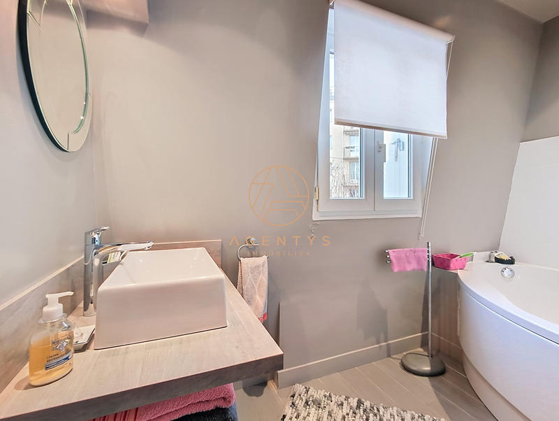 Maison - 87 m² - 6 pièces