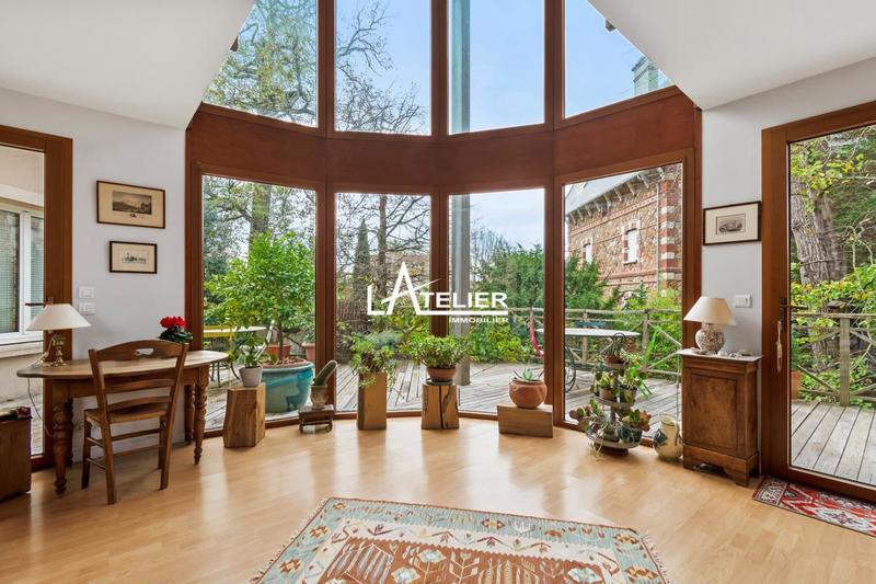 Maison - 399 m² - 15 pièces