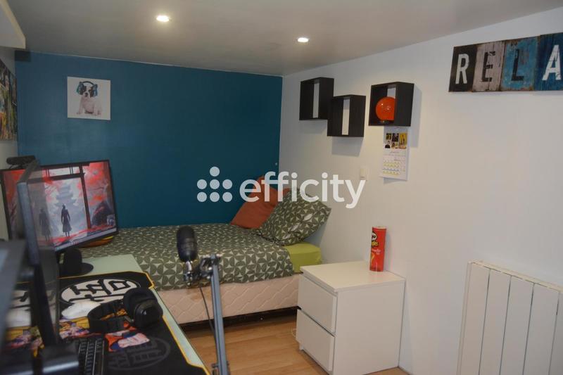 Maison - 210 m² - 8 pièces