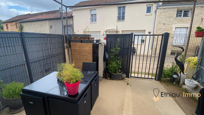 Maison - 230 m² - 7 pièces