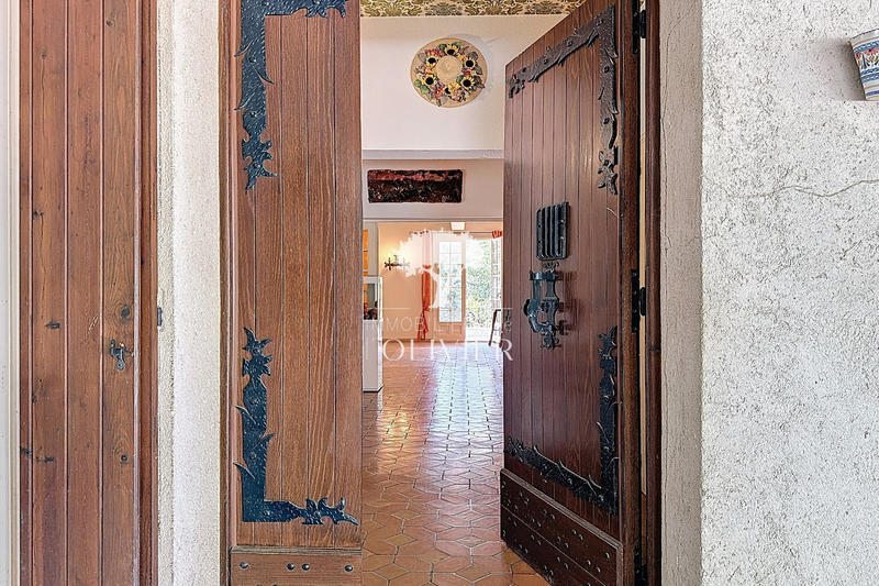 Villa - 266 m² - 9 pièces