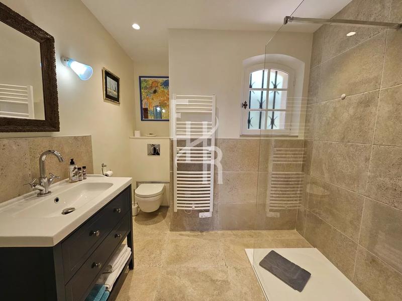 Villa - 205 m² - 5 pièces