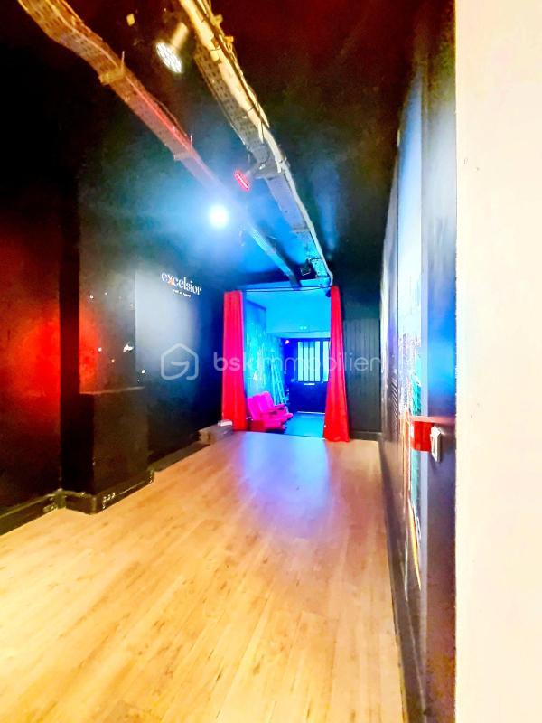 Bureau - 243 m² - 4 pièces