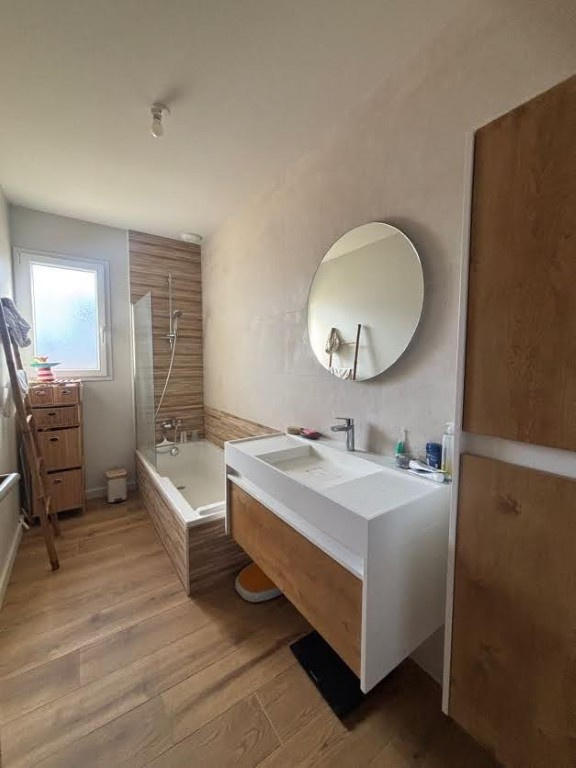 Maison - 104 m² - 4 pièces