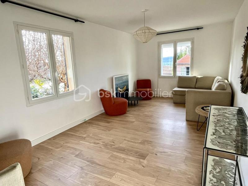 Local commercial - 328 m² - 10 pièces