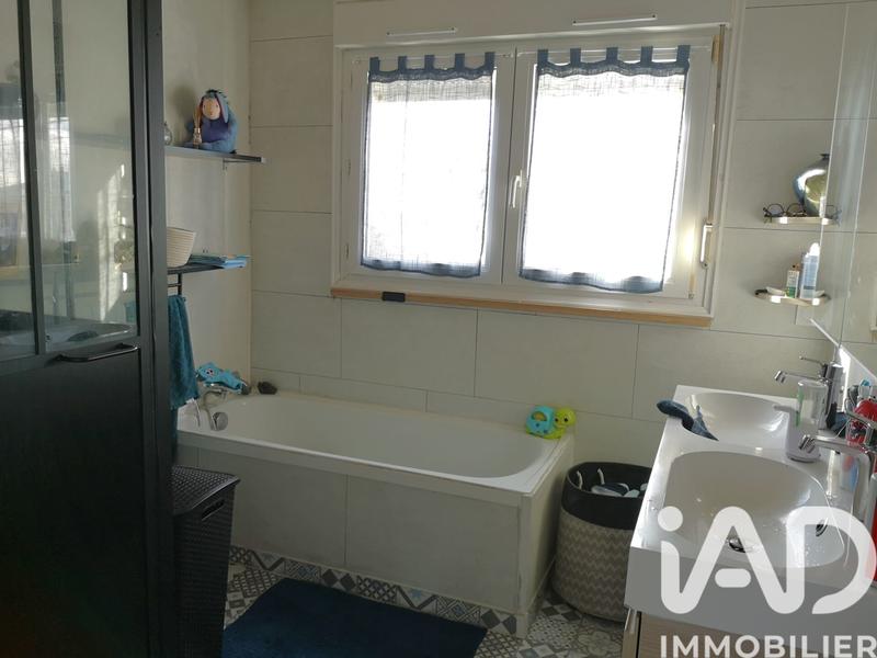 Maison - 95 m² - 5 pièces