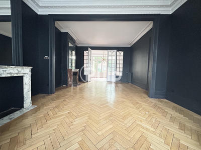 Propriété - 213 m² - 7 pièces