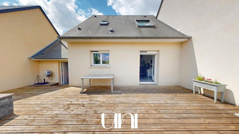 Maison - 95 m² - 5 pièces