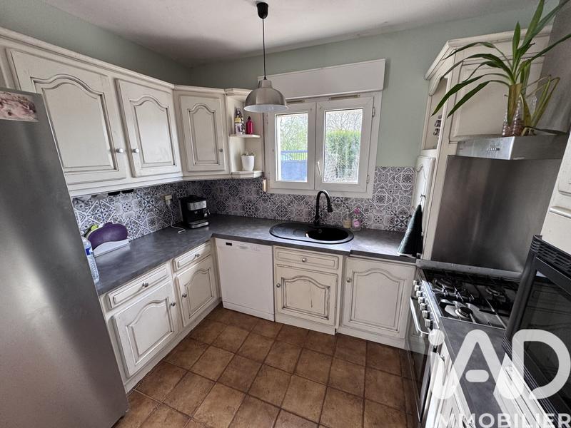 Maison - 180 m² - 8 pièces