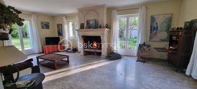 Maison - 203 m² - 8 pièces