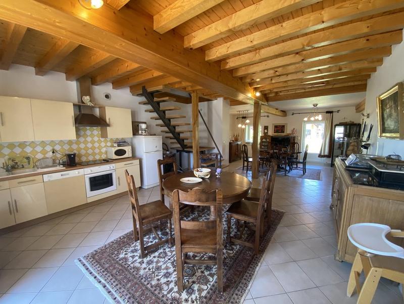 Propriété - 640 m² - 25 pièces