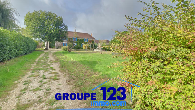 Maison - 382 m² - 10 pièces