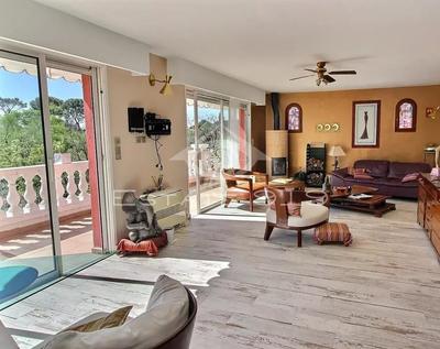 Villa - 183 m² - 6 pièces