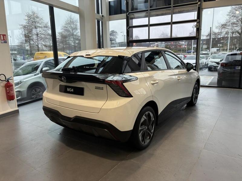 Mg Mg4 Electric 51kwh - 125 Kw 2wd Standard