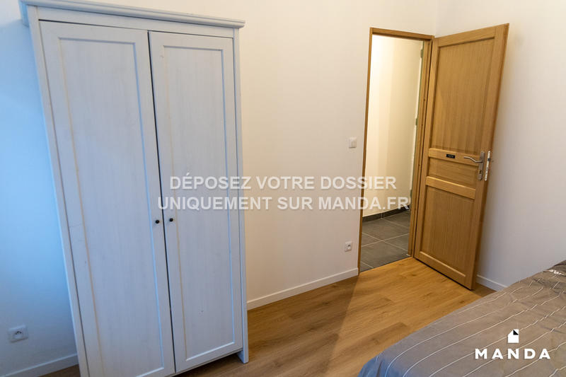 Chambre - 10 m² - 6 pièces