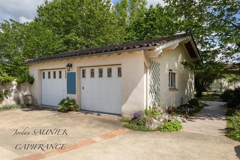 Maison traditionnelle - 317 m² - 9 pièces