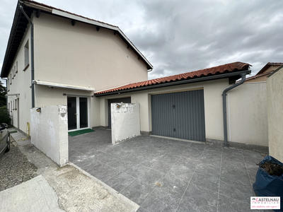 Maison traditionnelle - 240 m² - 8 pièces