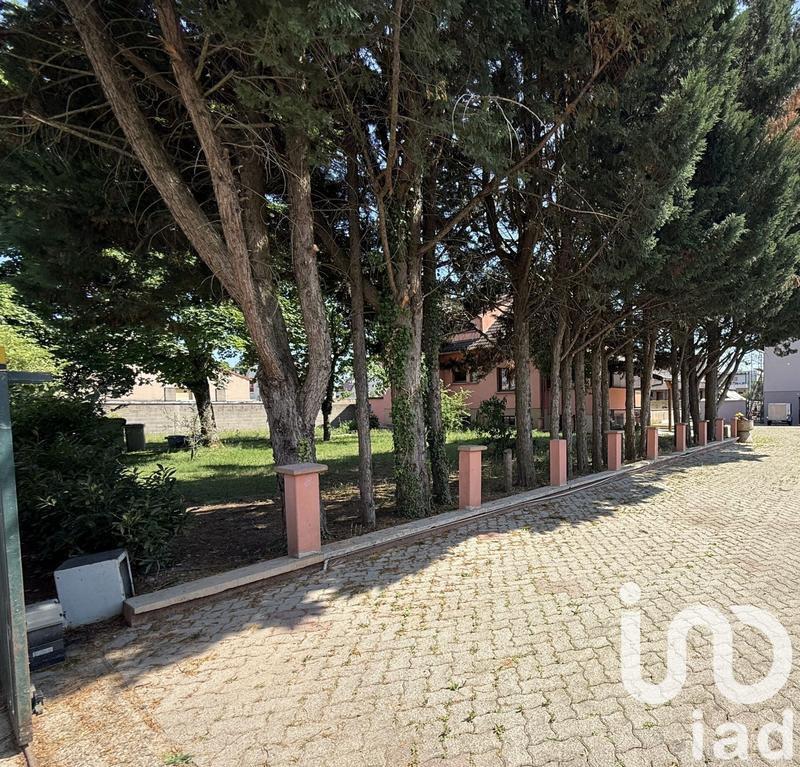 Maison - 273 m² - 9 pièces