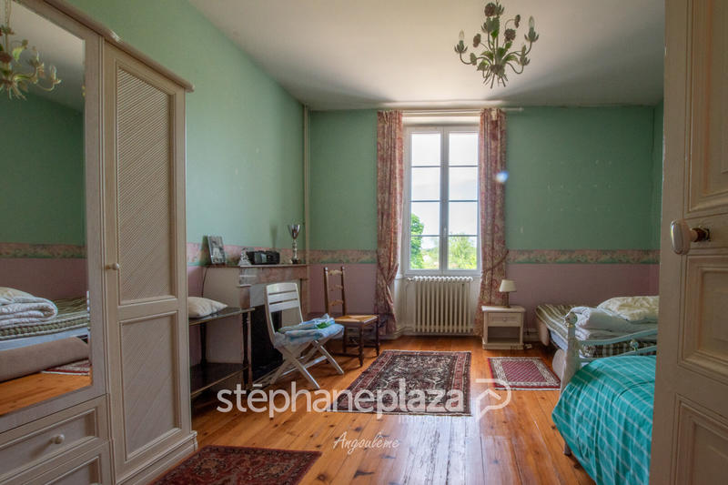 Demeure - 220 m² - 6 pièces