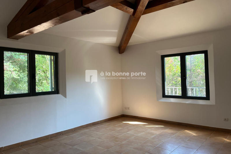 Maison - 211 m² - 5 pièces
