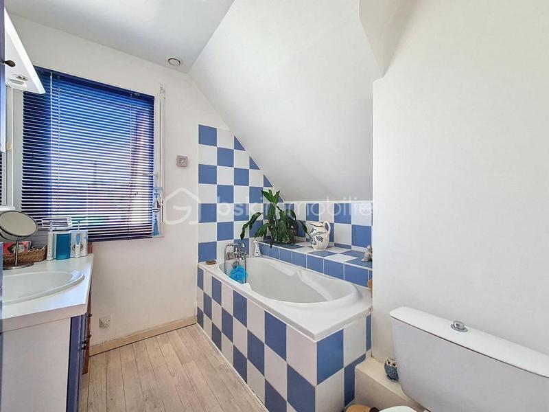 Maison traditionnelle - 125 m² - 6 pièces