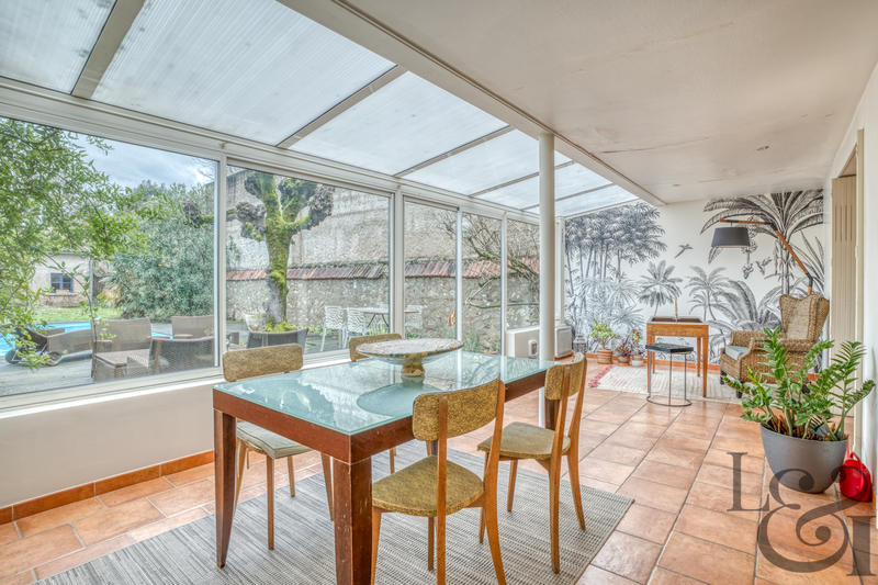 Maison - 235 m² - 7 pièces