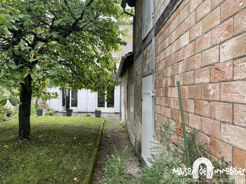 Maison - 222 m² - 11 pièces