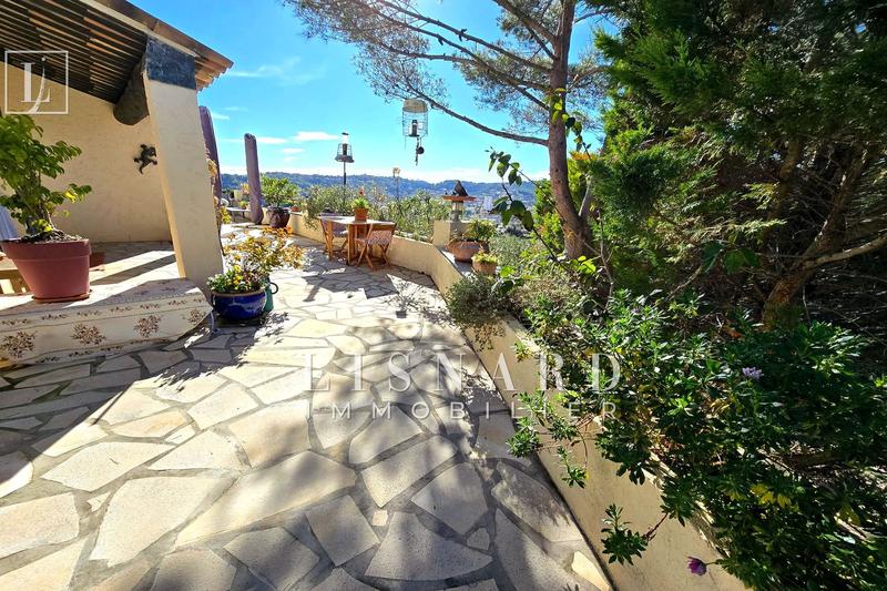 Maison - 104 m² - 4 pièces