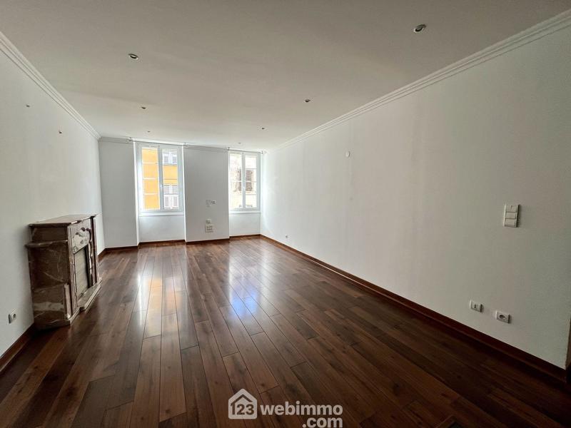 Appartement - 90 m² - 3 pièces
