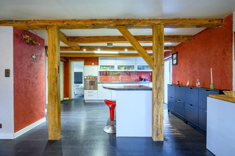 Maison - 210 m² - 6 pièces