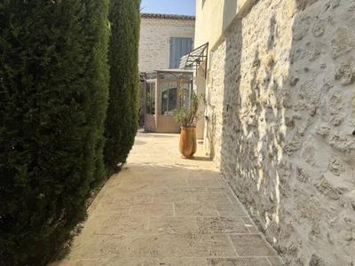 Maison - 300 m² - 7 pièces